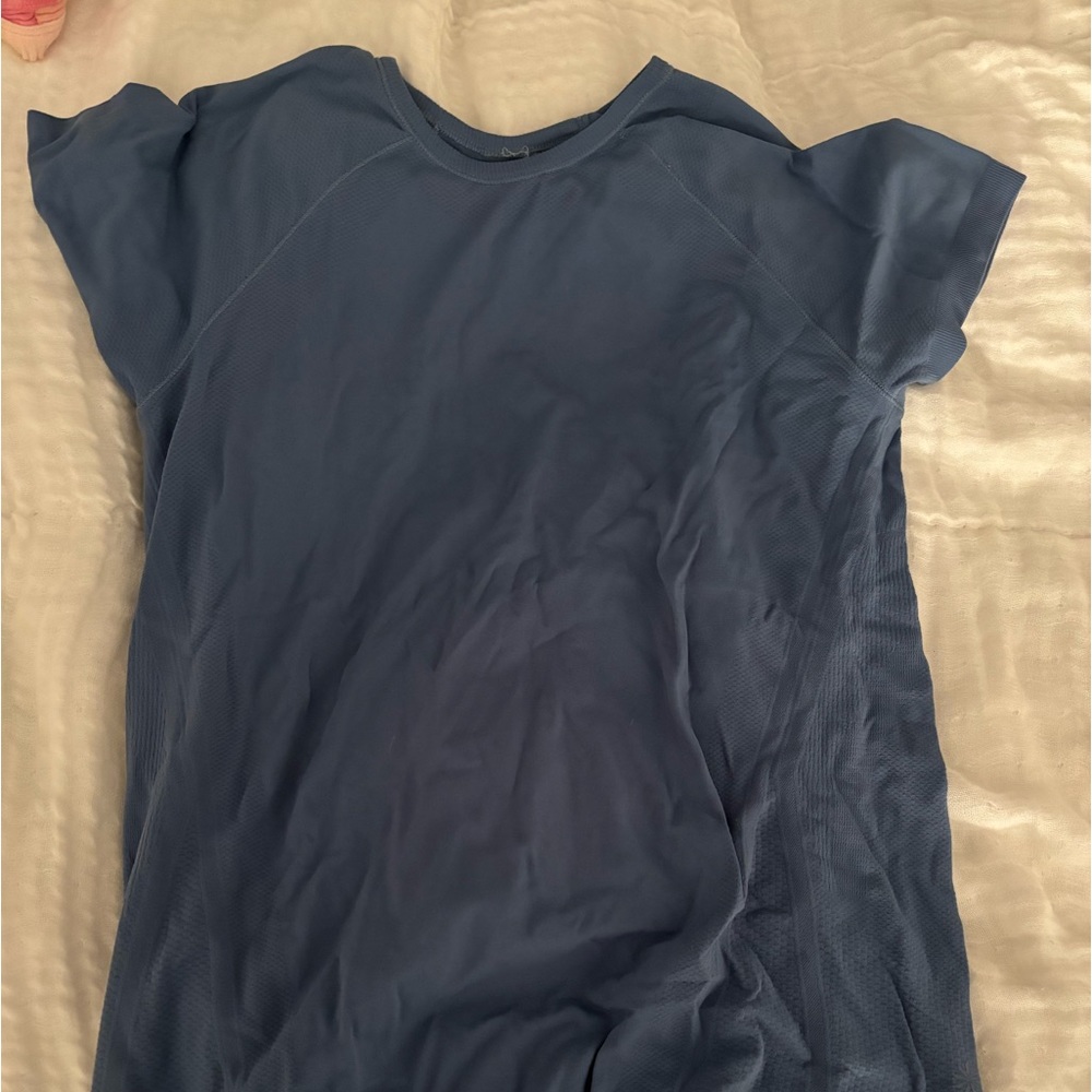 super comfy athletic t-shirt!!